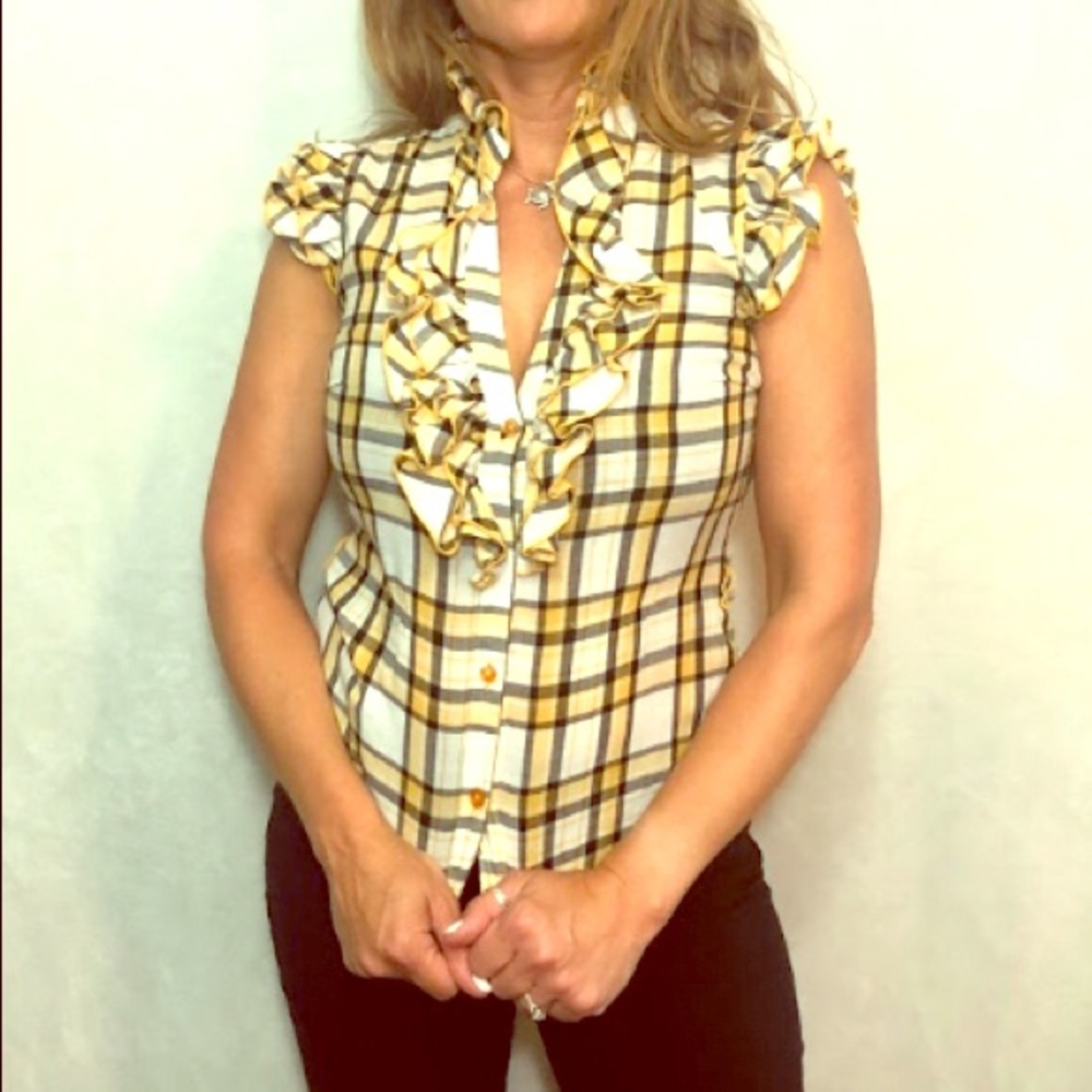 Sweetheart neckline & plaid top